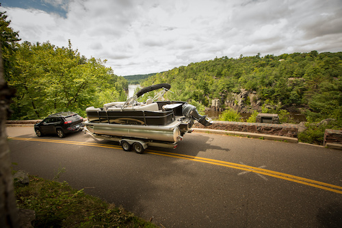 How to Choose the Right Long-Distance Boat Towing Service